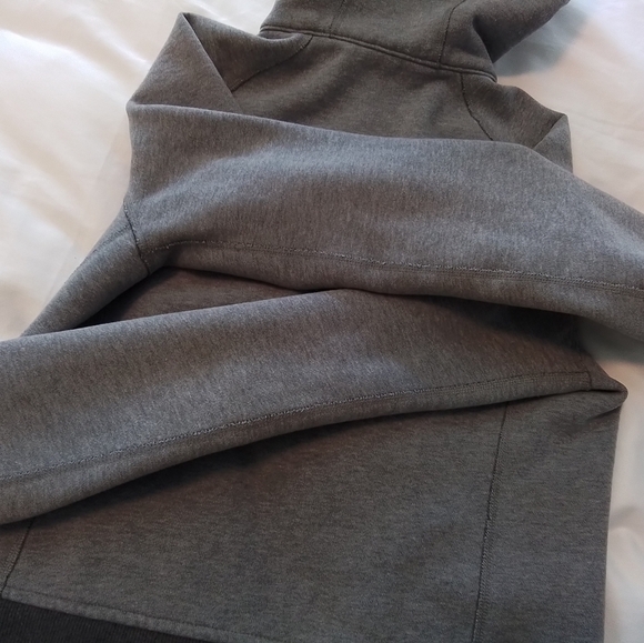 Lululemon hoodie - Picture 2 of 14
